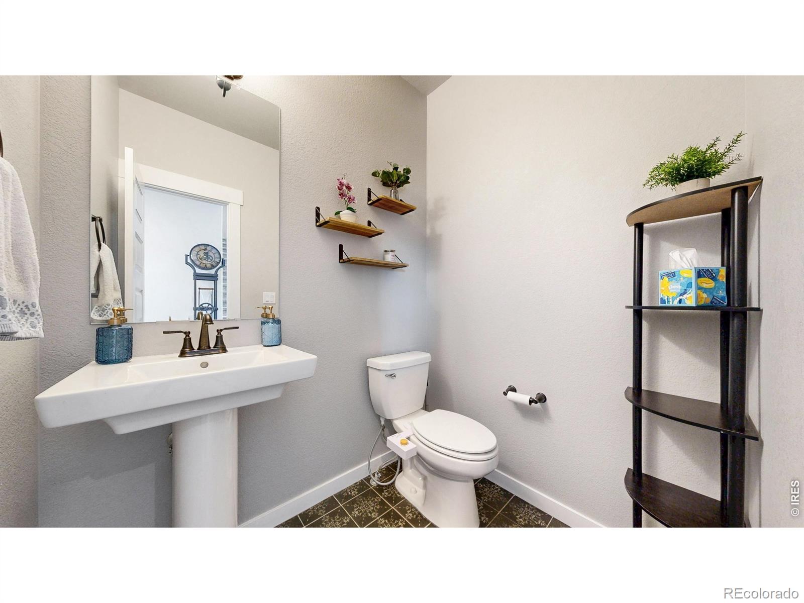 2092 Falling Leaf Dr, Windsor, CO 80550