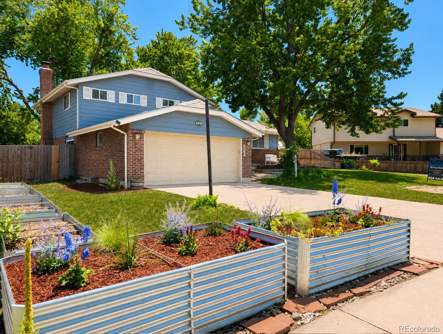 8226 Yarrow Ct, Arvada, CO 80005