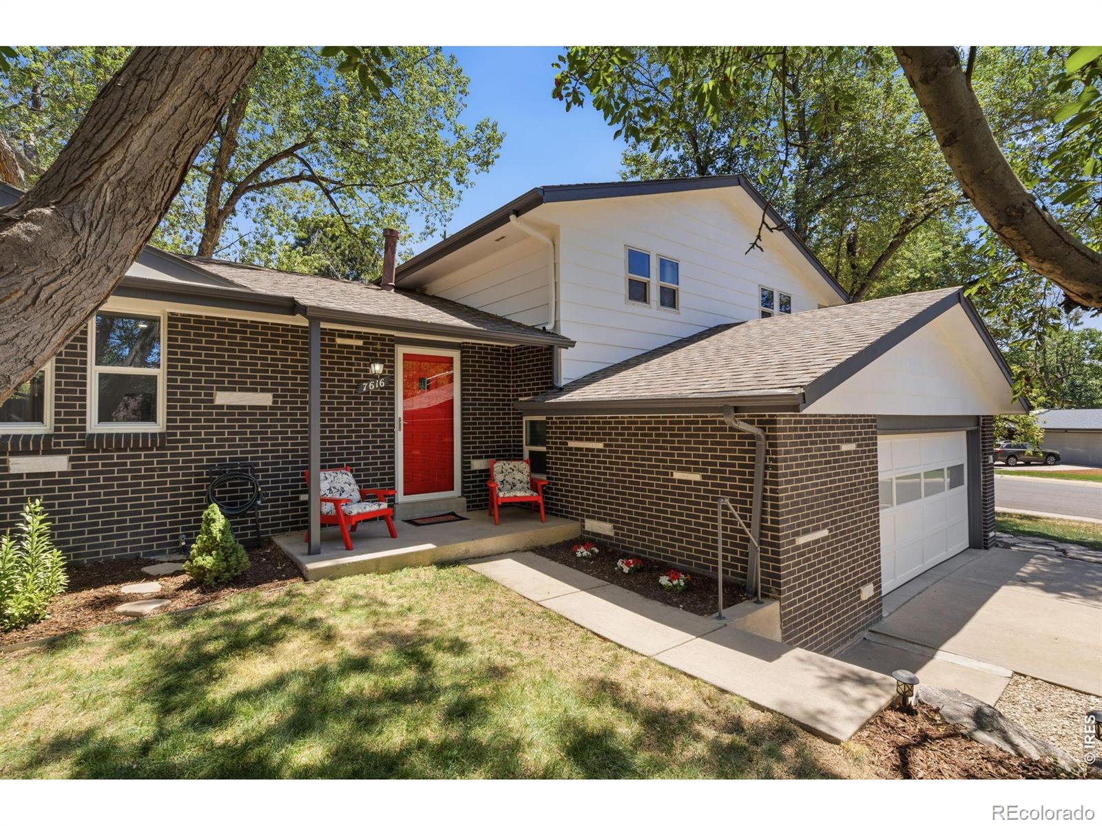 7616 Oak St, Arvada, CO 80005