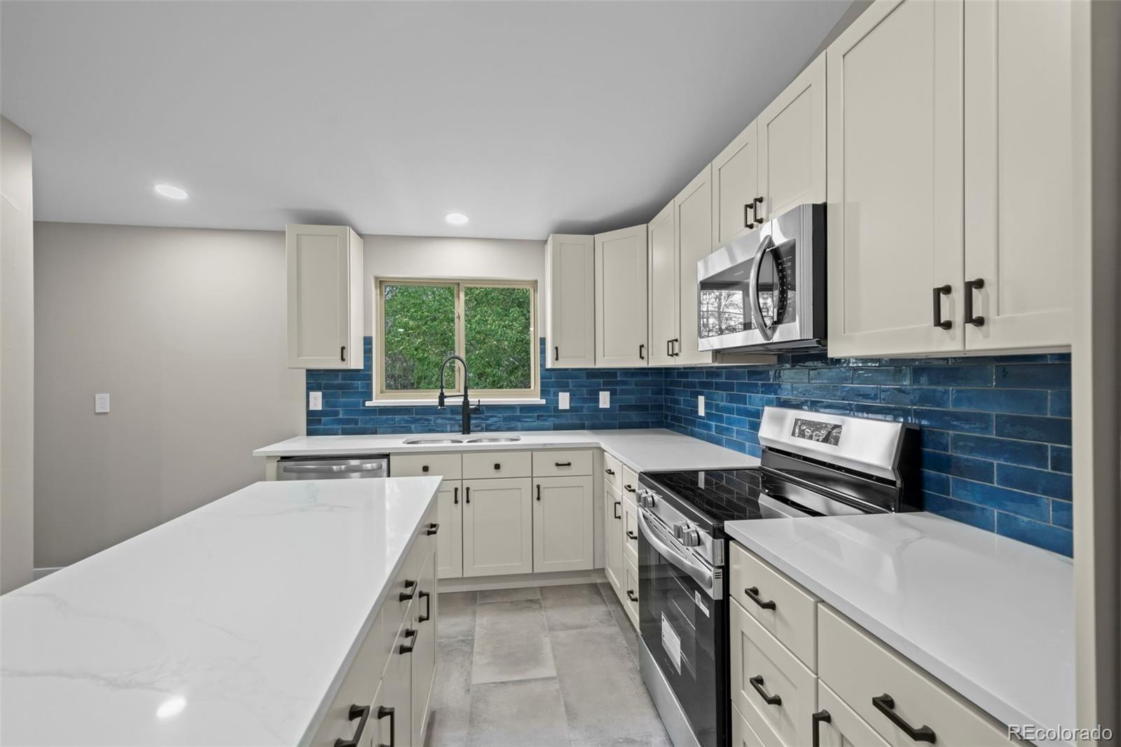 5715 W 5th Ave, Lakewood, CO 80226