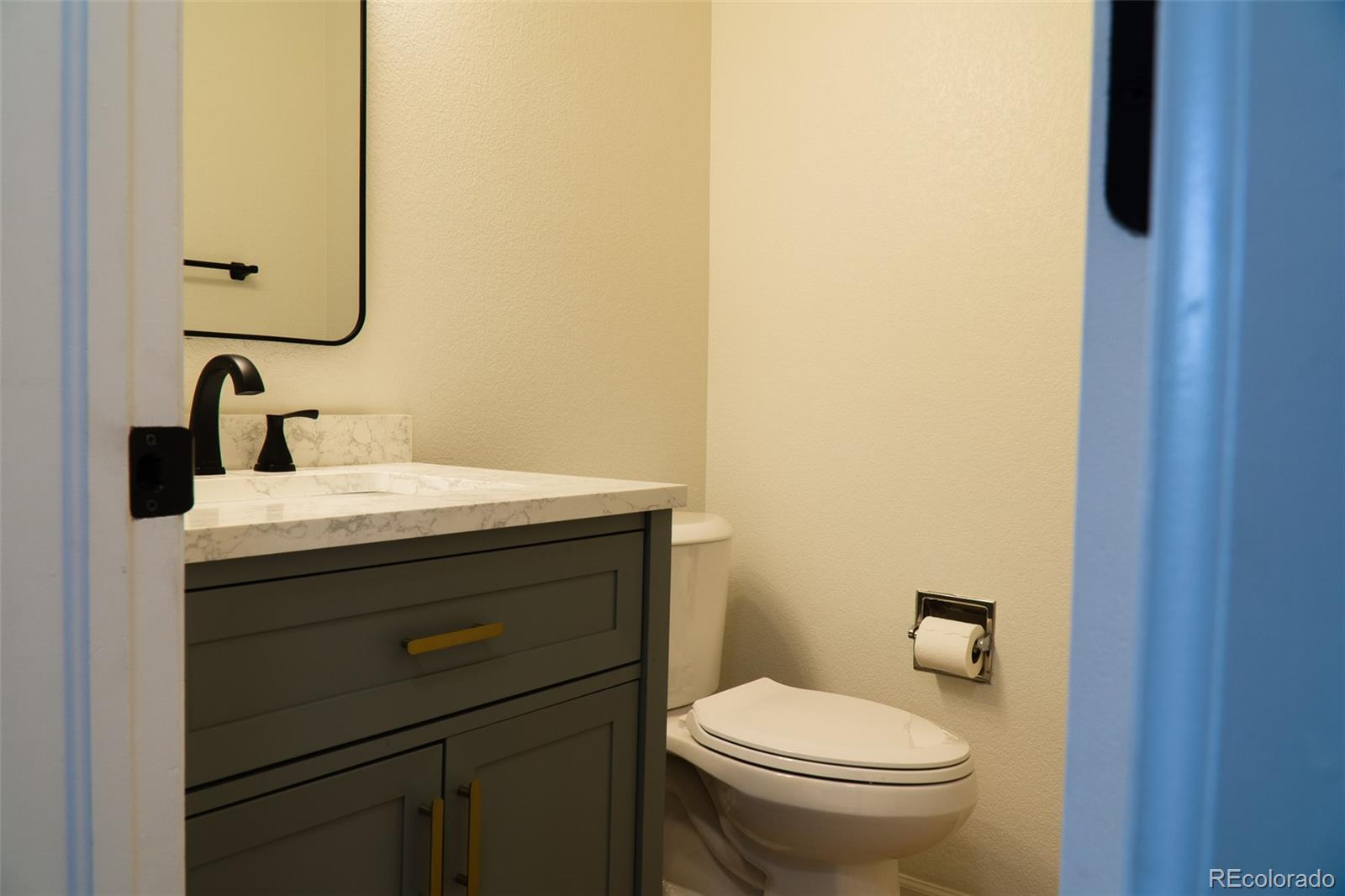 21878 E Powers Dr, Aurora, CO 80015