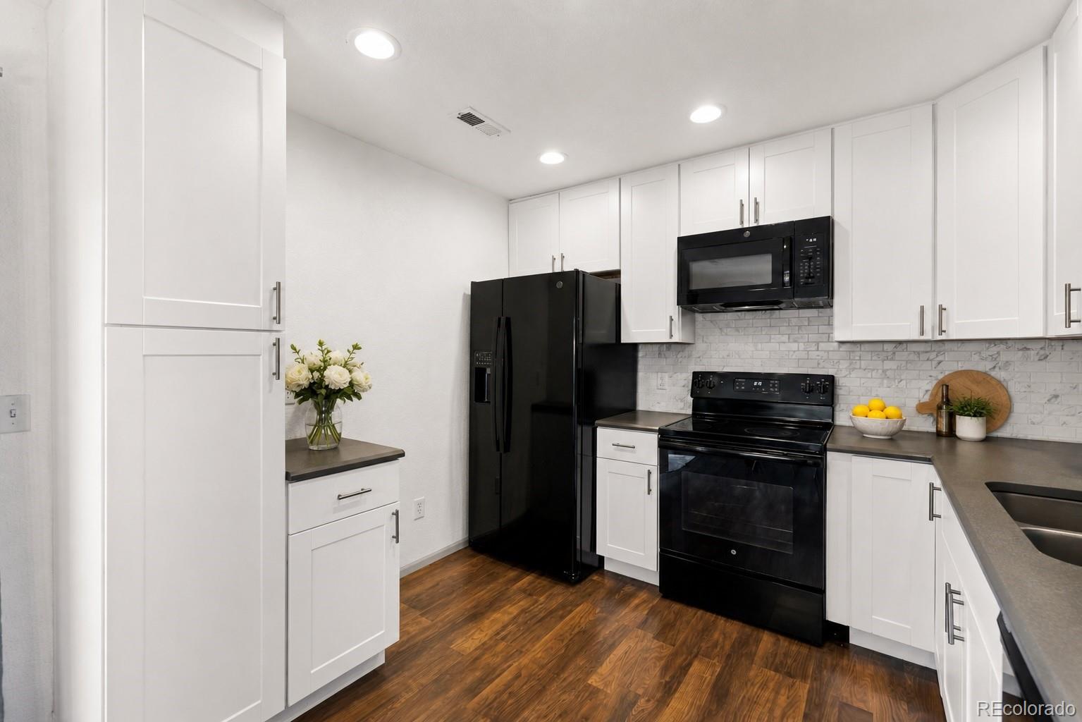 3688 Dexter Ct, Denver, CO 80207