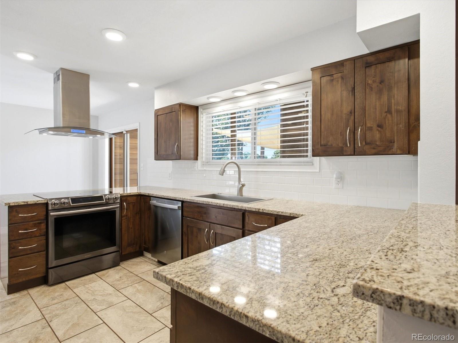 8074 W Brook Dr, Littleton, CO 80128
