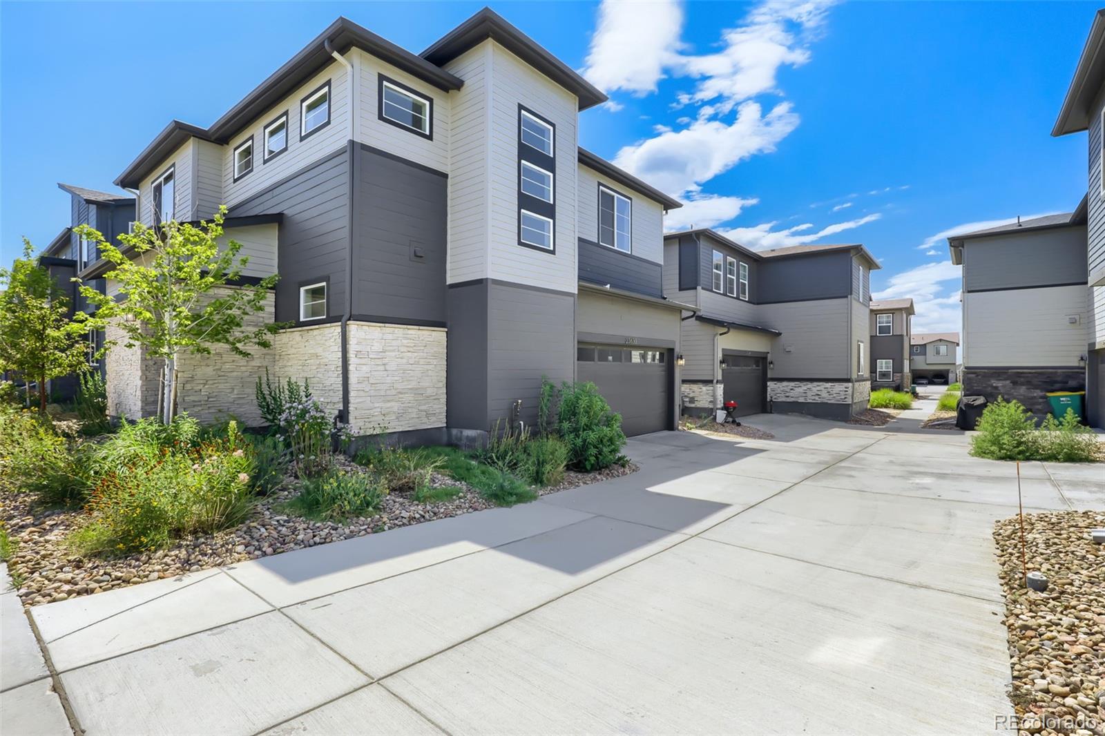 23630 E 41st Ave, Aurora, CO 80019