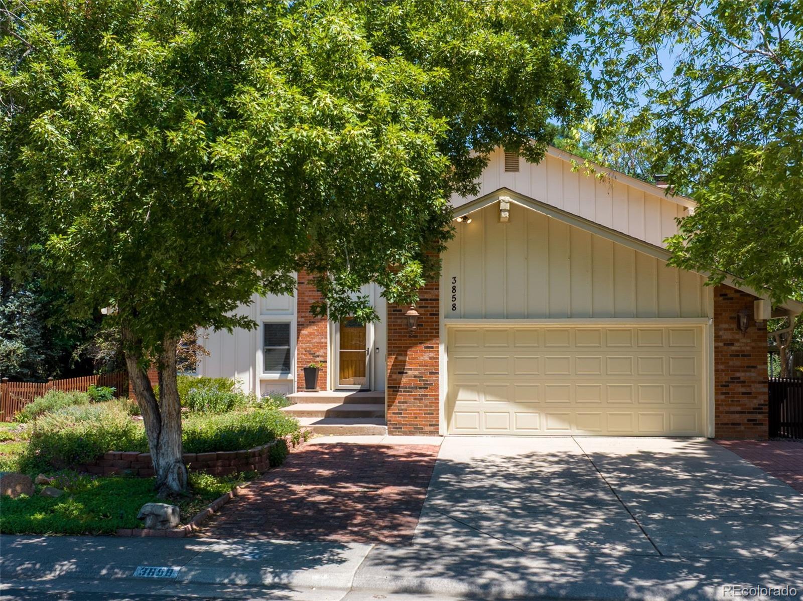 3858 S Hannibal St, Aurora, CO 80013