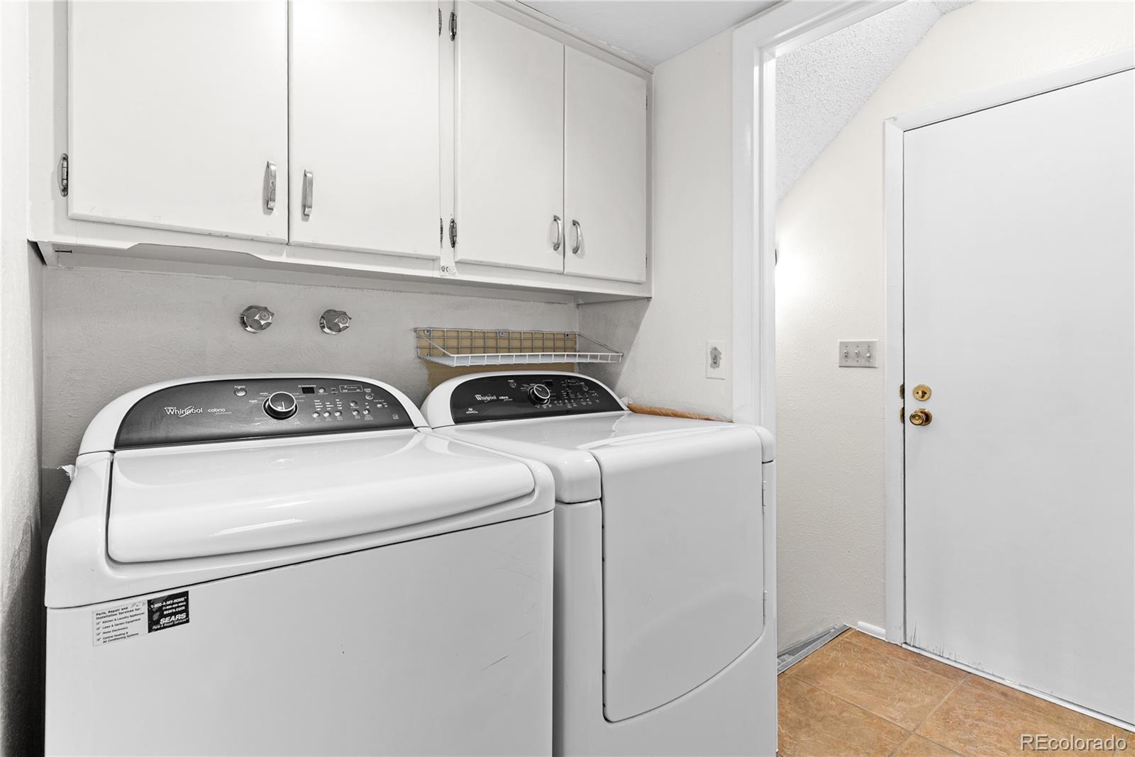 13952 E Arizona Ave, Aurora, CO 80012