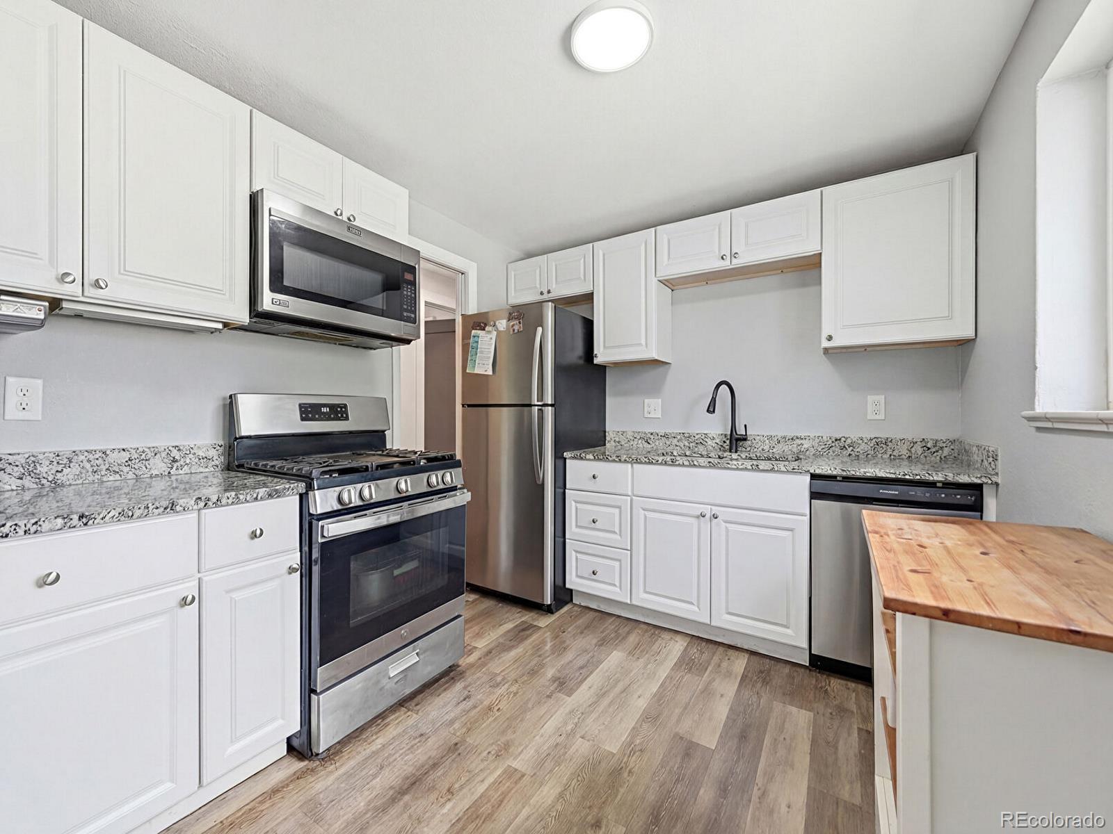 556 Elmira St, Aurora, CO 80010