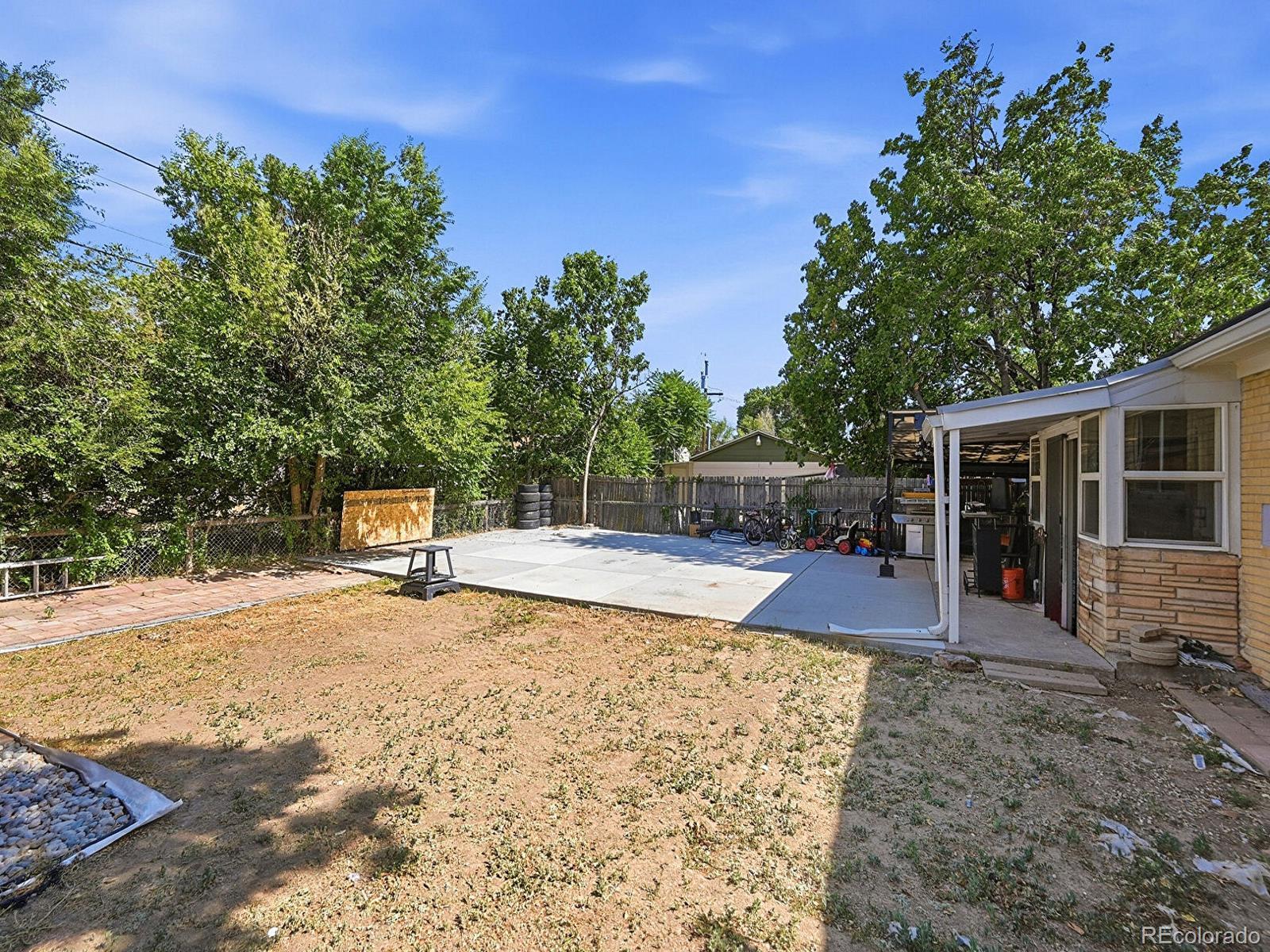 556 Elmira St, Aurora, CO 80010