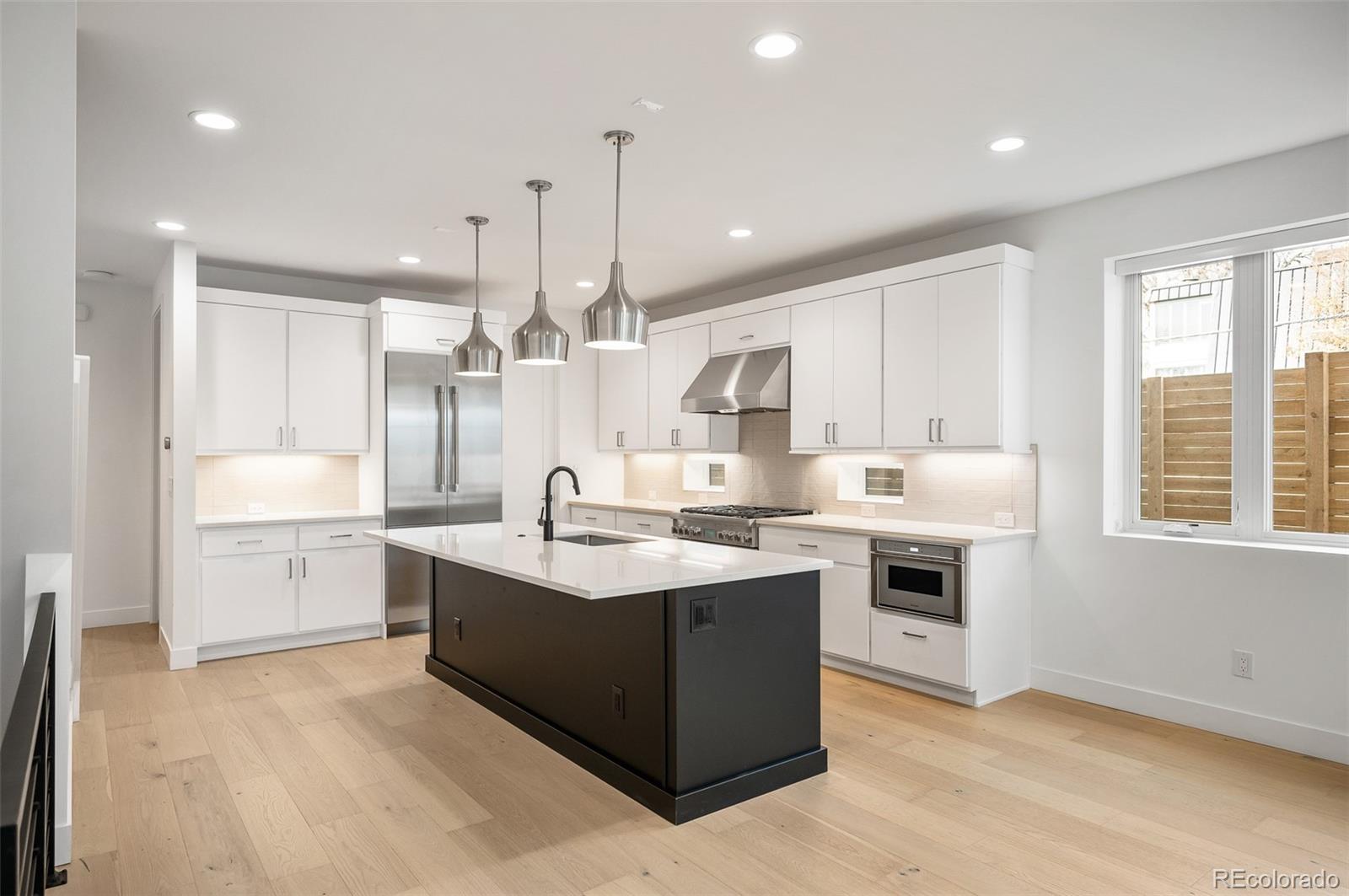 290 Monroe St, Denver, CO 80206
