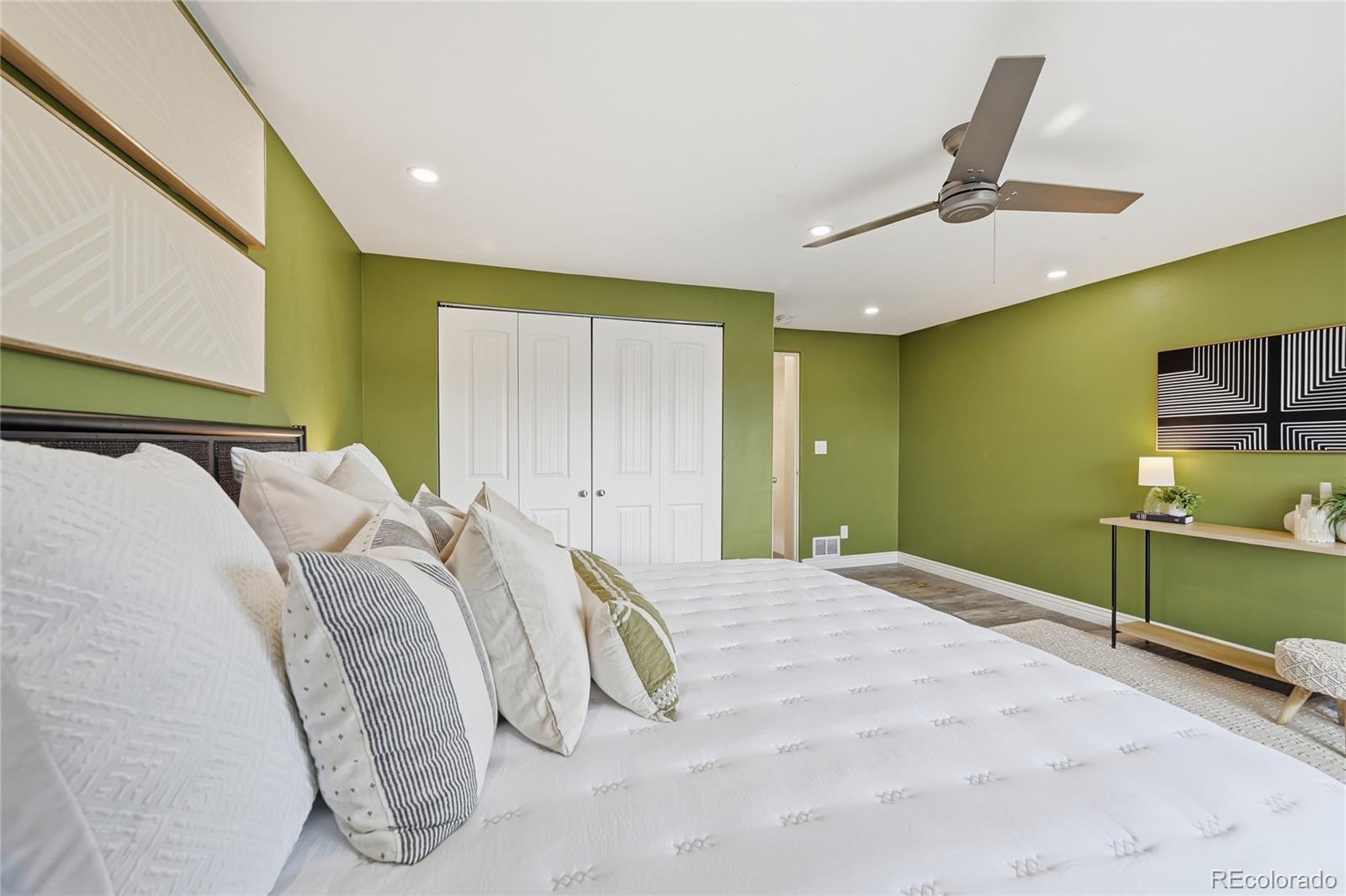 9850 W Stanford Ave #B, Littleton, CO 80123