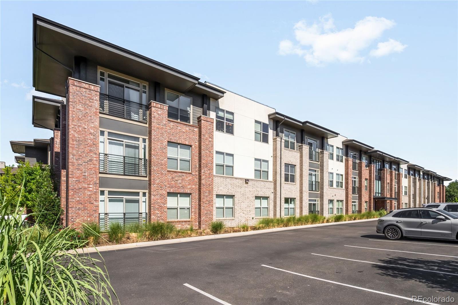 155 S Monaco Street Pw #105, Denver, CO 80224