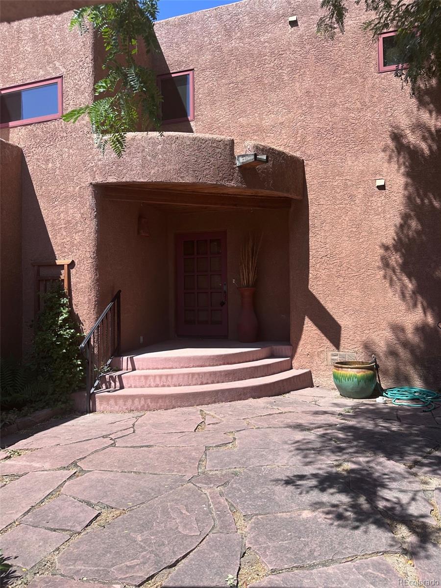 945 Oxford Ln, Colorado Springs, CO 80905