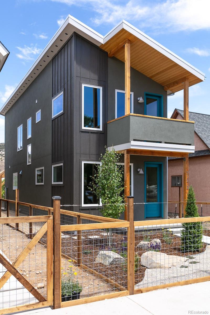 712 W 2nd St #2, Salida, CO 81201