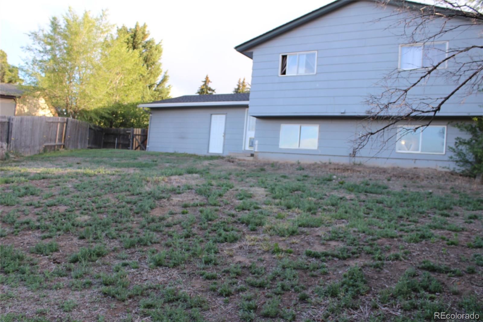 5055 Picket Dr, Colorado Springs, CO 80918