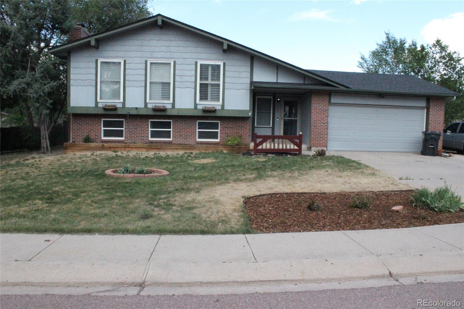 5055 Picket Dr, Colorado Springs, CO 80918