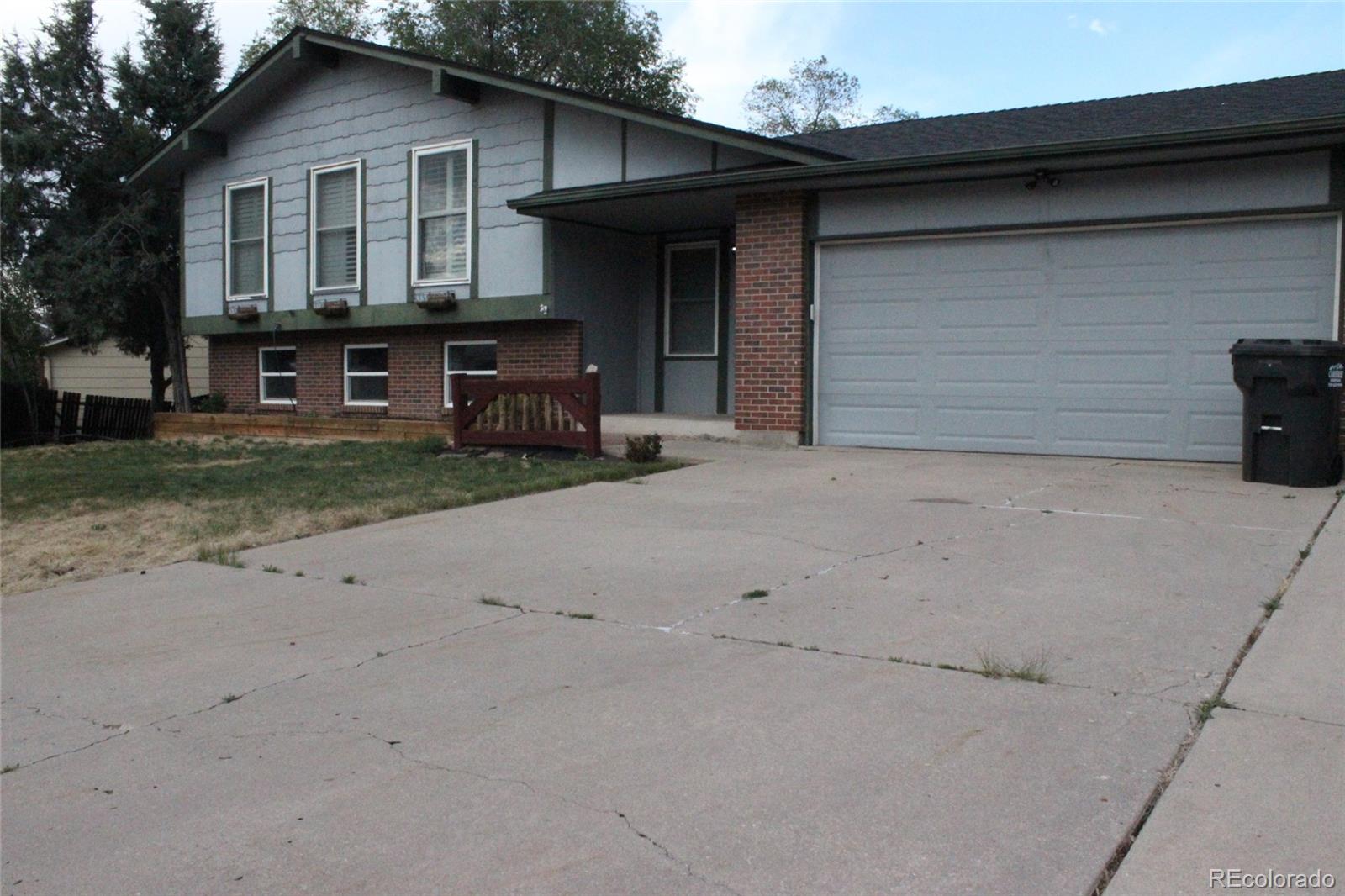 5055 Picket Dr, Colorado Springs, CO 80918