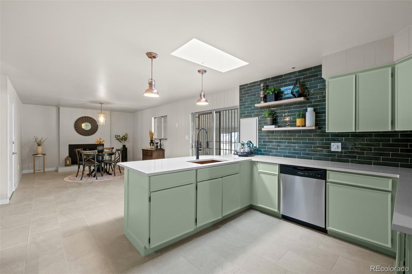 442 Titan Ct, Aurora, CO 80011