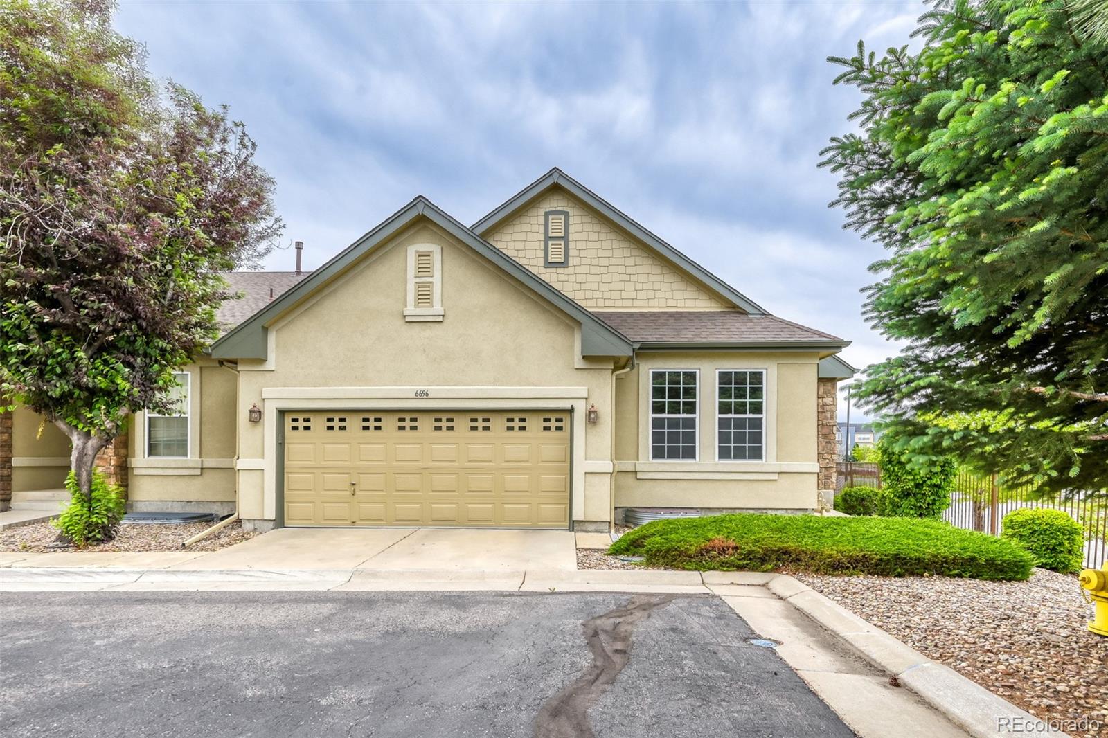 6696 S Shawnee St, Aurora, CO 80016