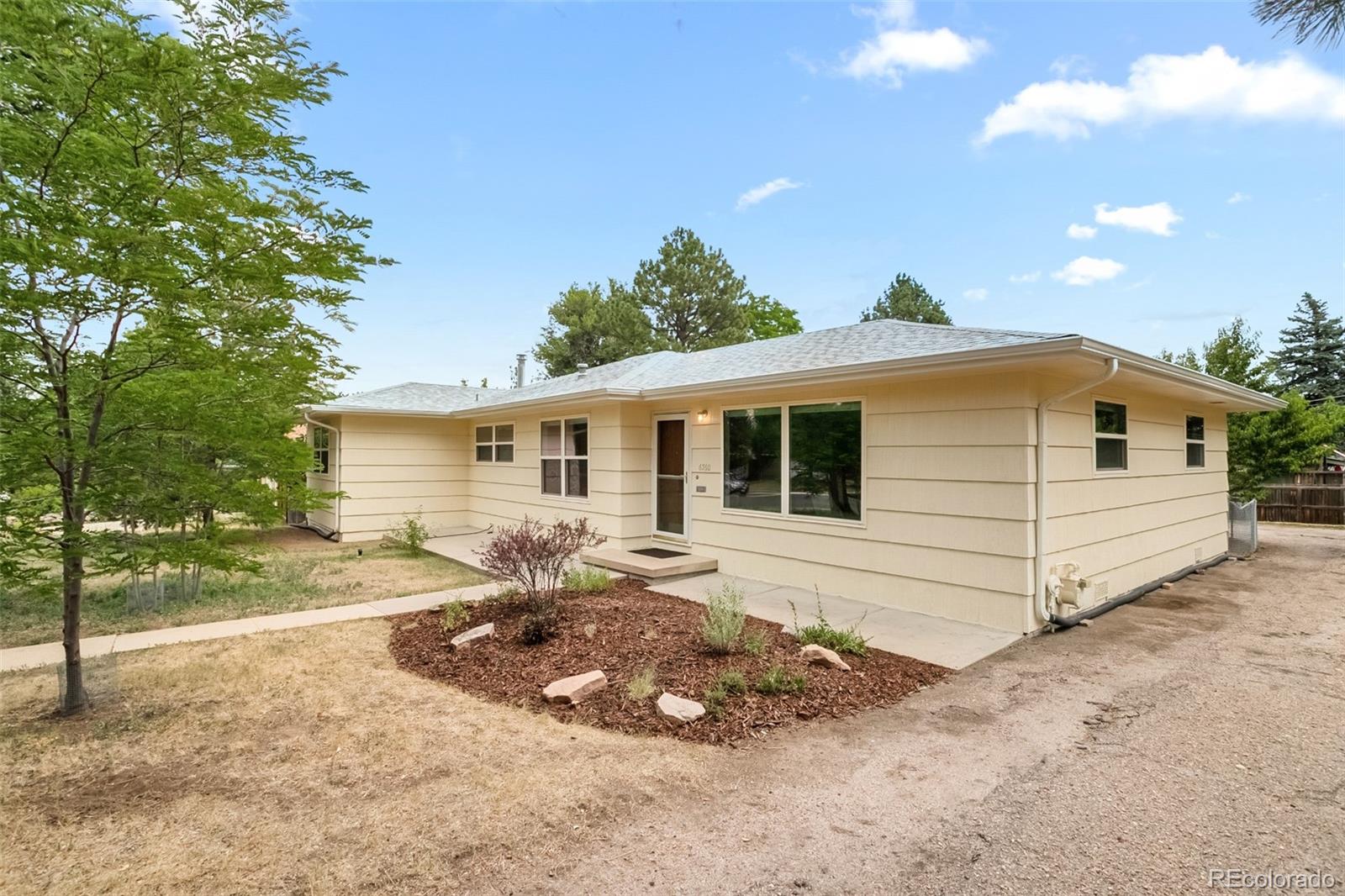 6760 S Foresthill St, Littleton, CO 80120