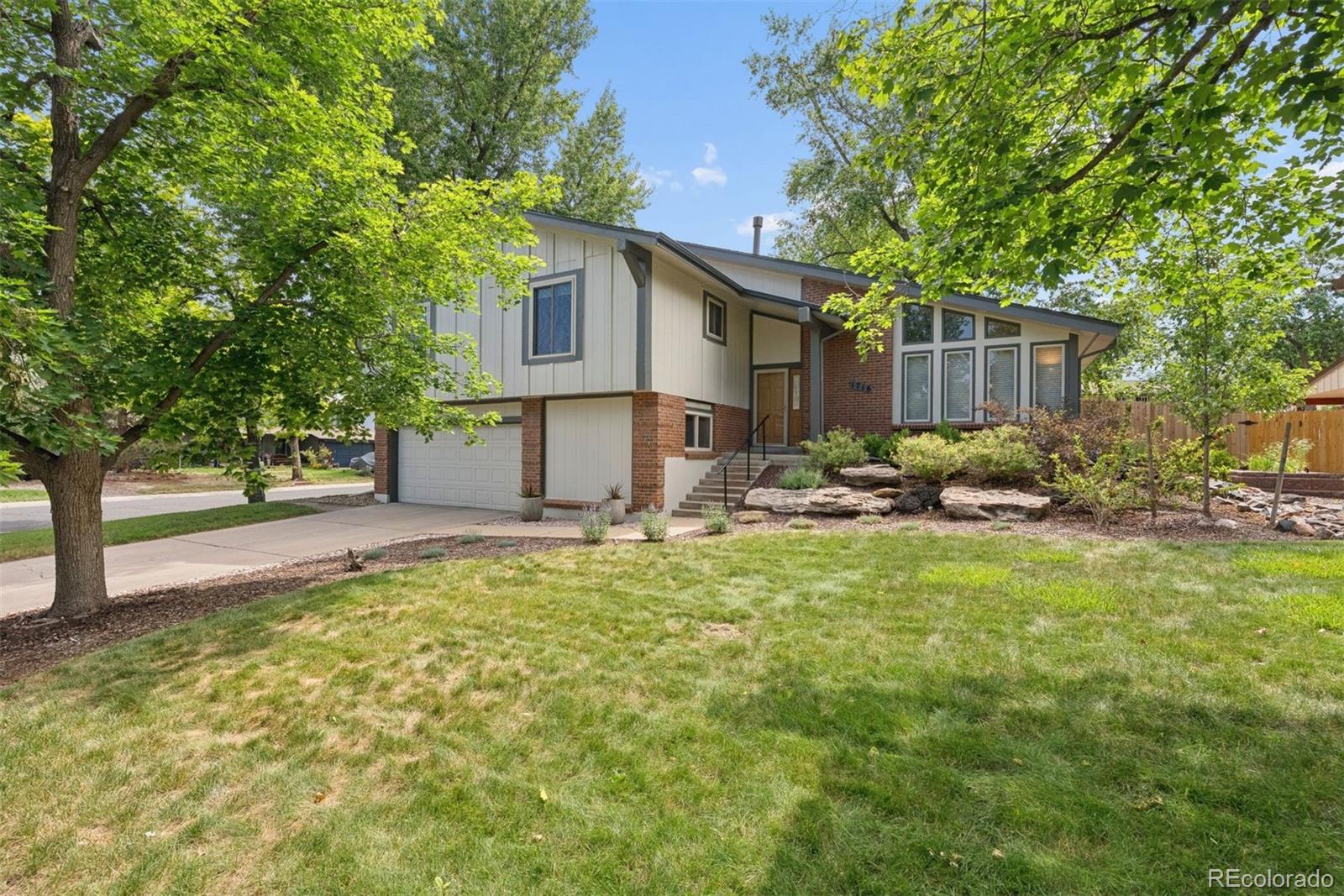 1716 S Newark Ct, Aurora, CO 80012