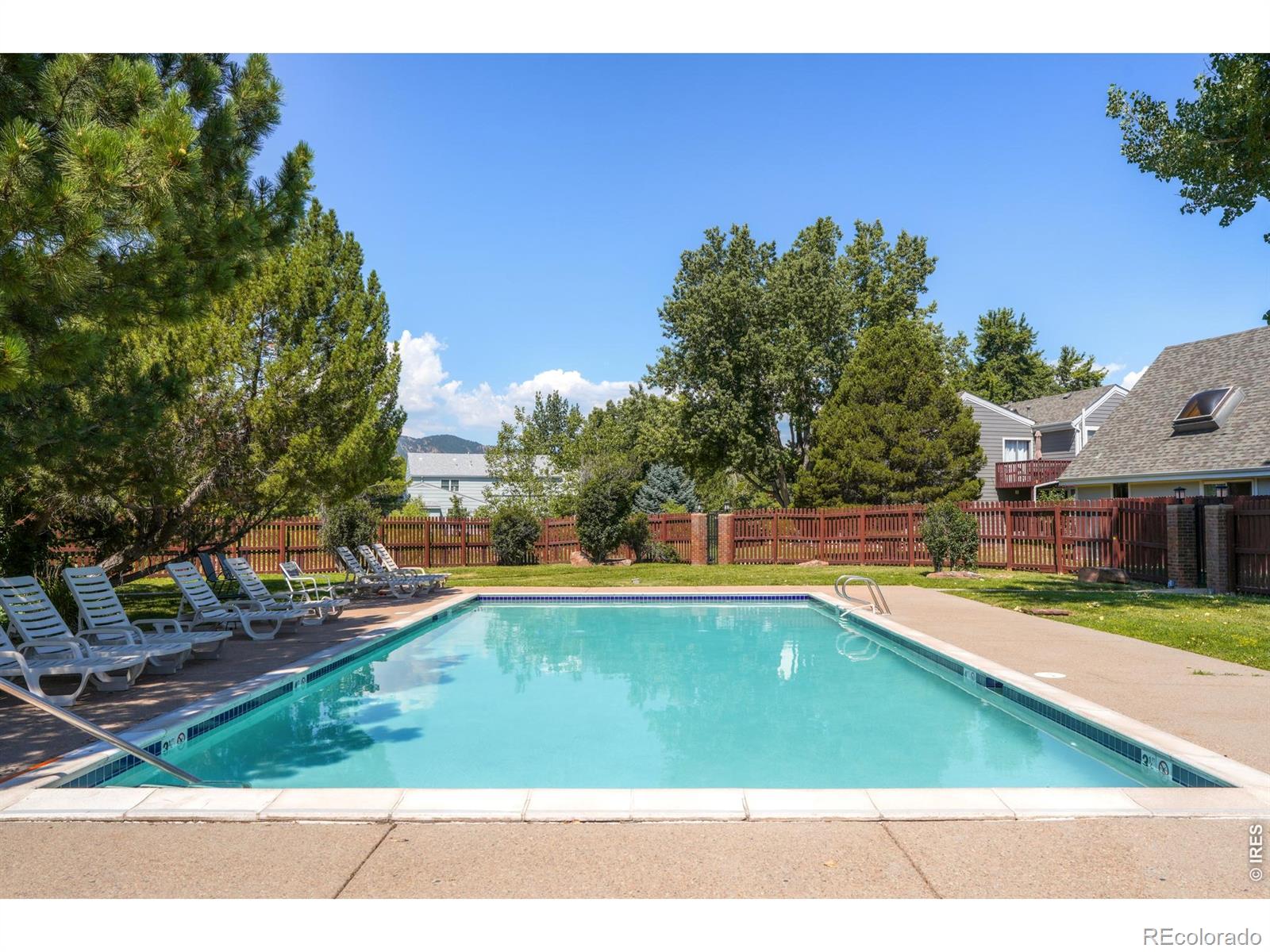 3690 Iris Ave #B2, Boulder, CO 80301