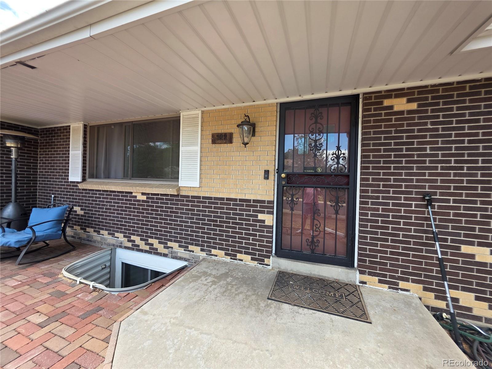 322 S Peoria Cir, Aurora, CO 80012