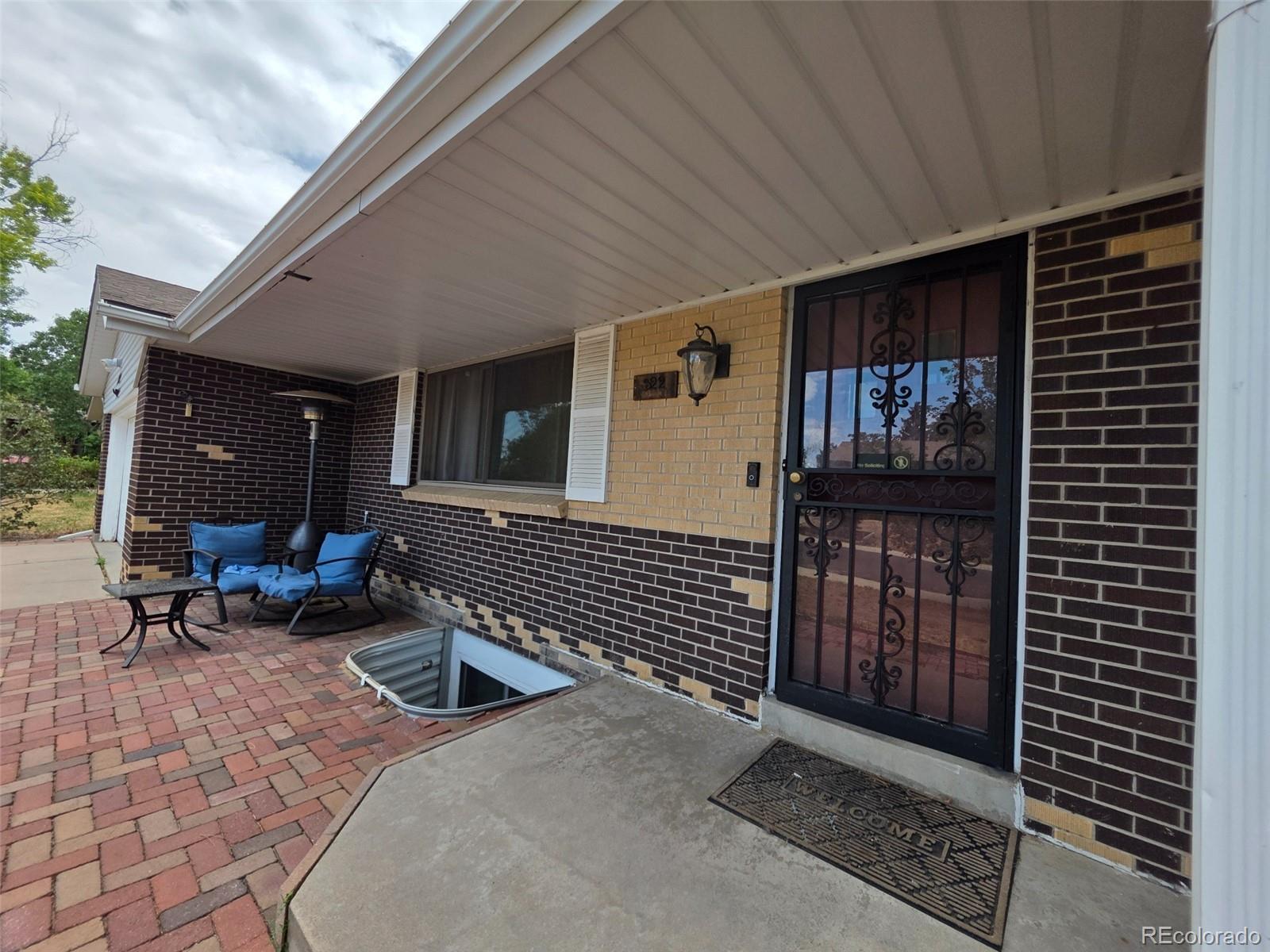 322 S Peoria Cir, Aurora, CO 80012