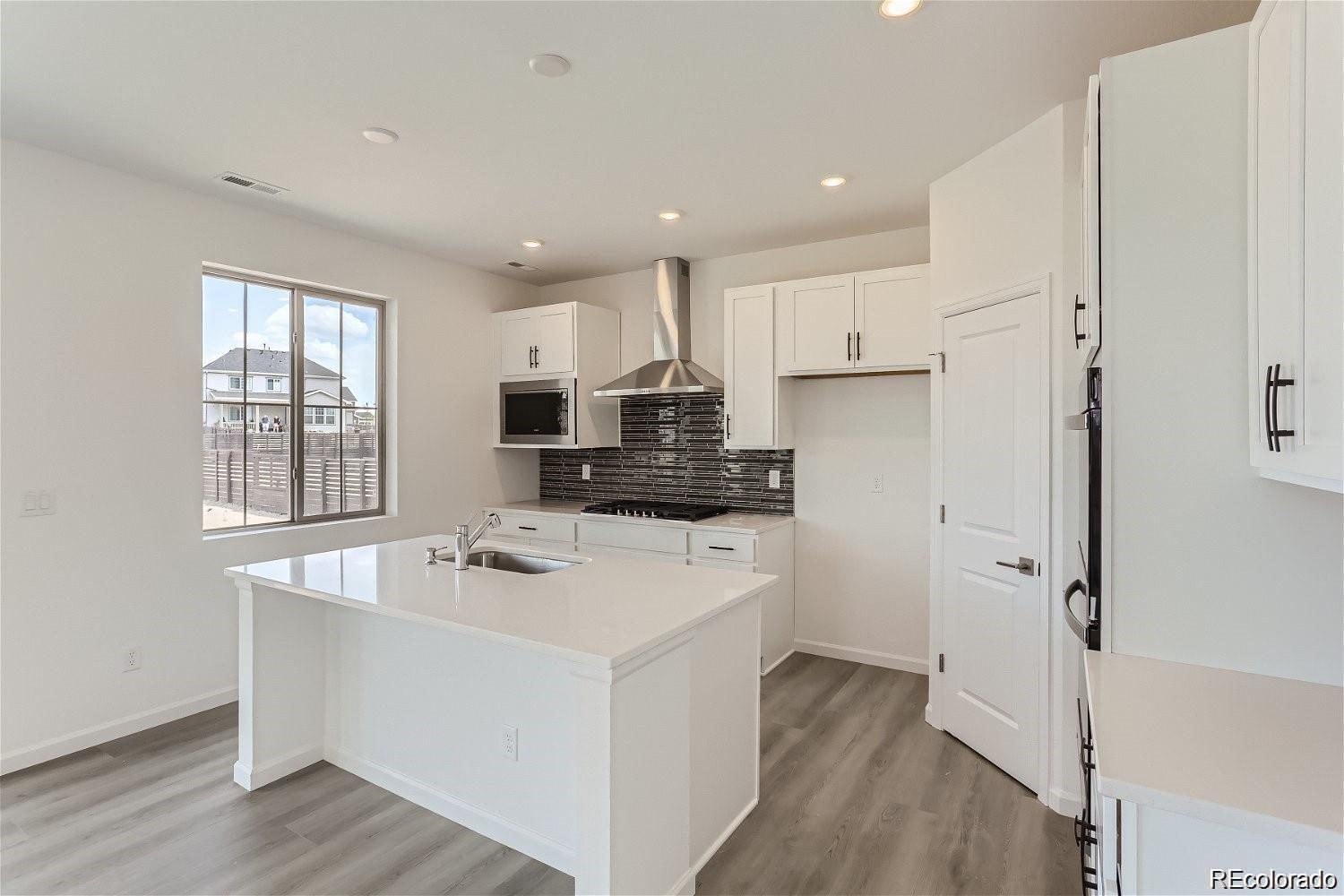 170 S Vandriver Way, Aurora, CO 80018
