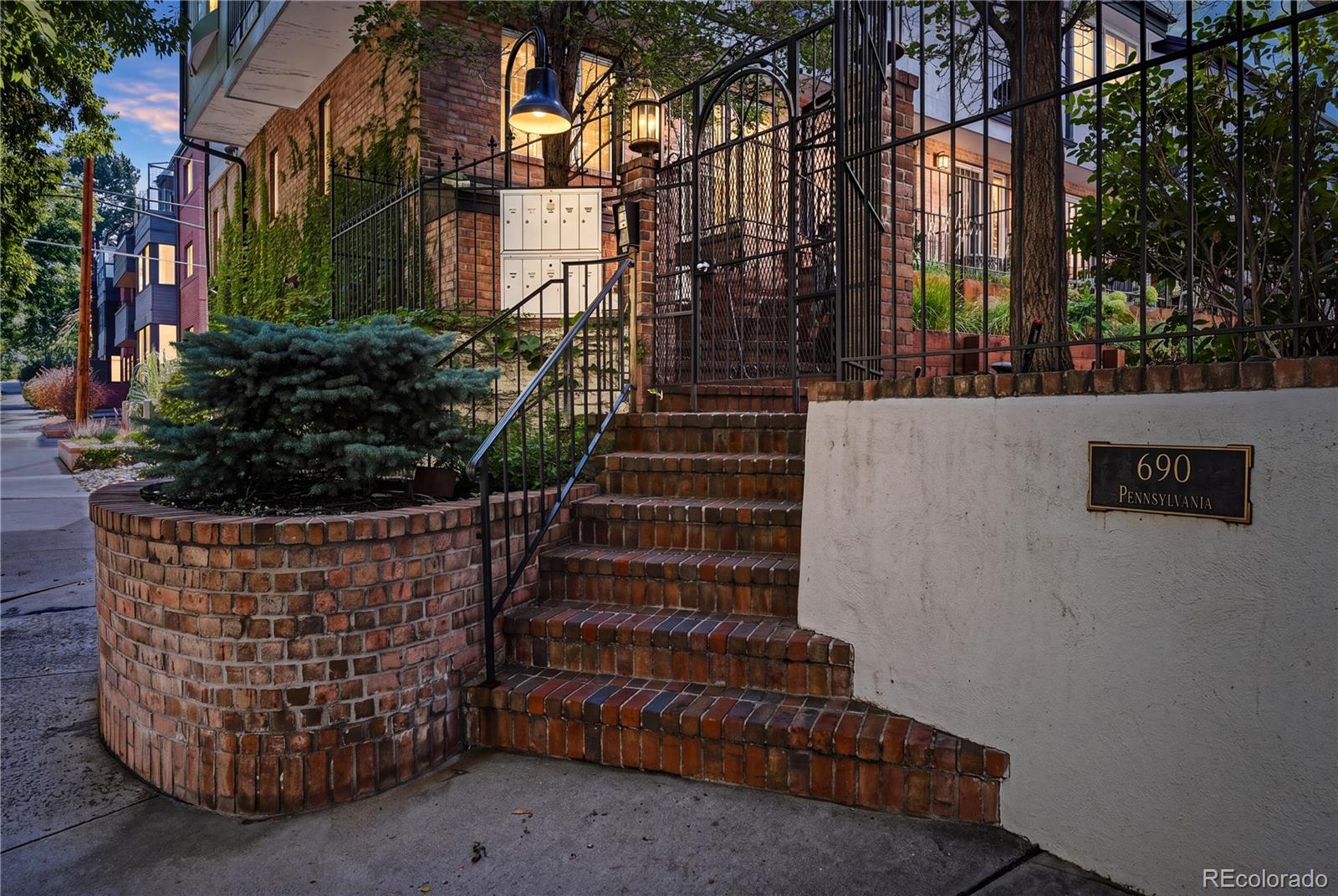 690 N Pennsylvania St #A5, Denver, CO 80203