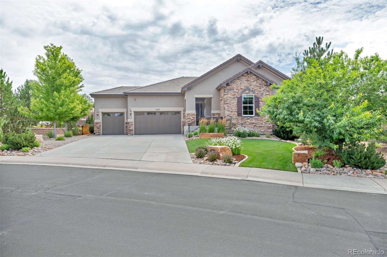 5577 Water Oak Cir, Castle Rock, CO 80108