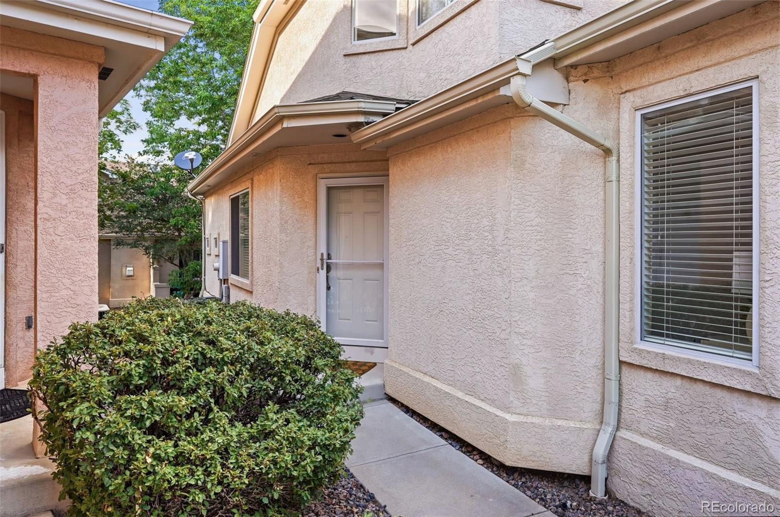 12471 E Caspian Dr, Aurora, CO 80014