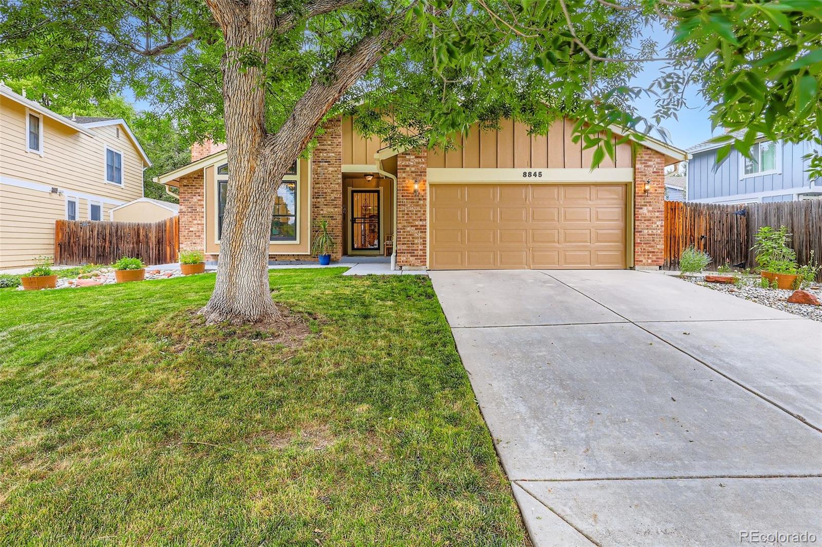 8845 W 81st Dr, Arvada, CO 80005