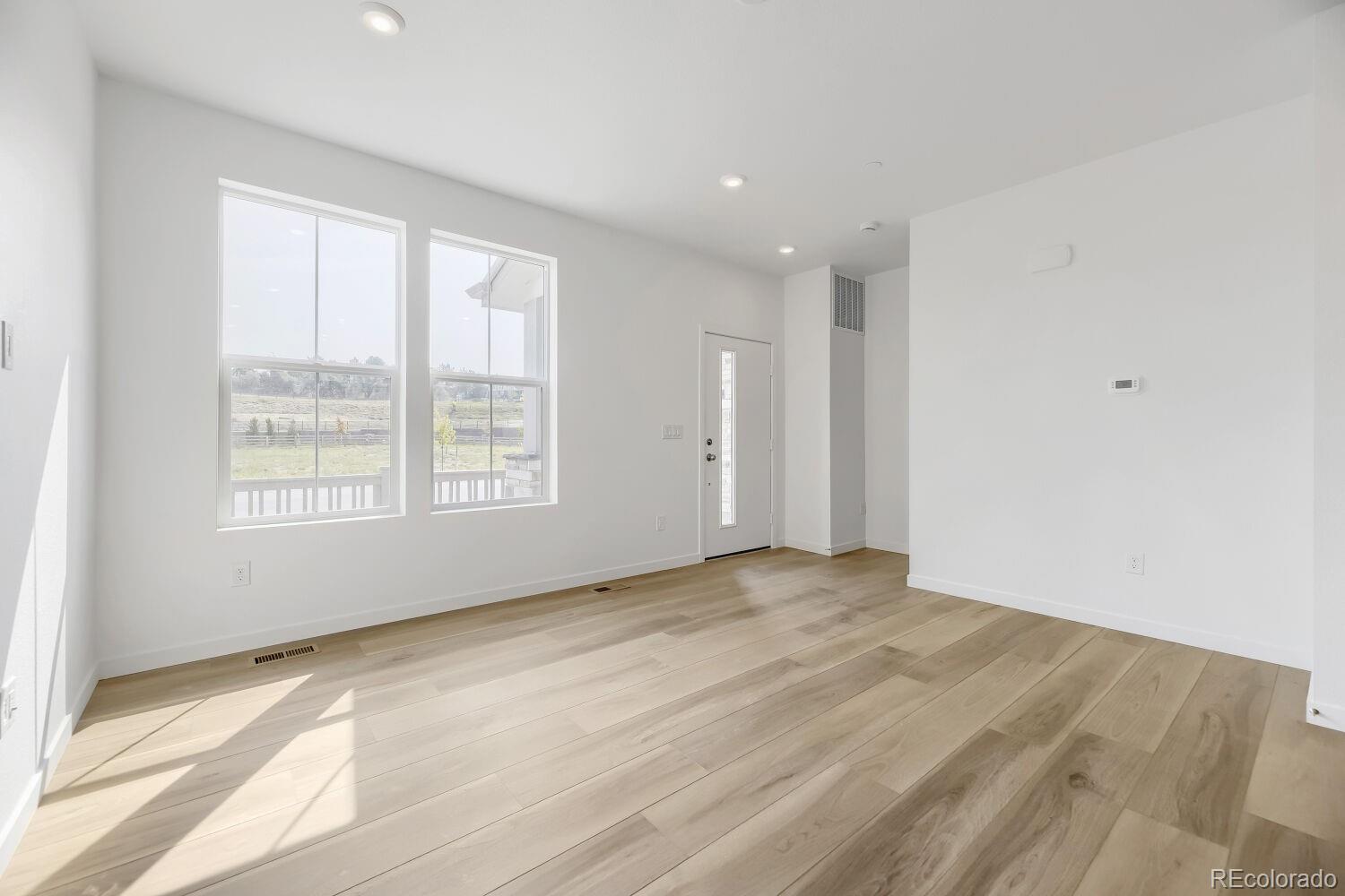 7655 S Mobile Way, Centennial, CO 80016