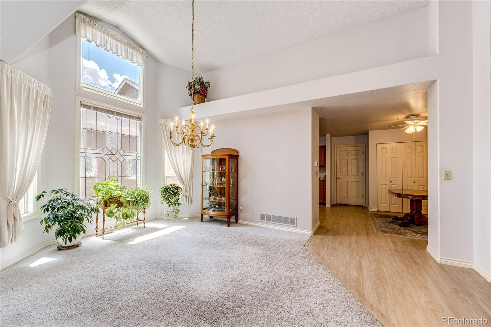 2566 S Independence Ct, Lakewood, CO 80227