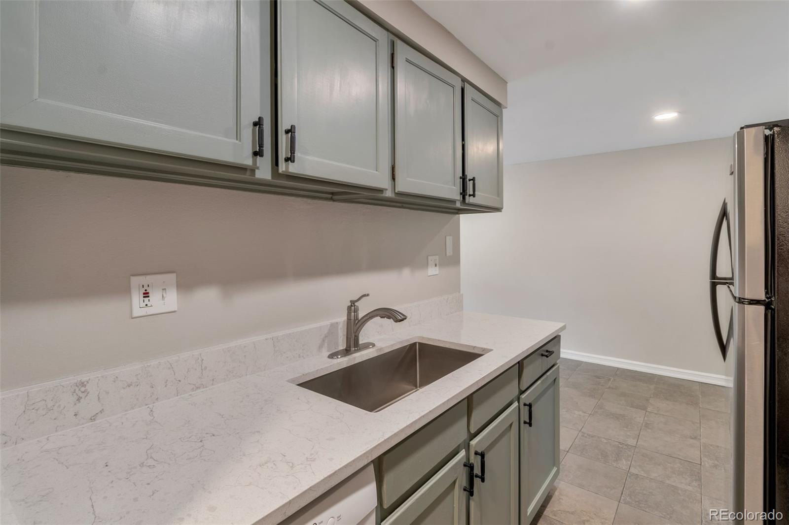 130 E Highline Cir #103, Centennial, CO 80122