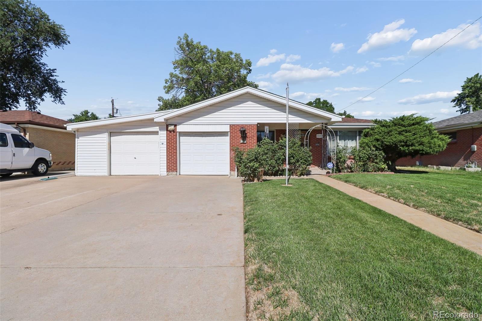 3157 Victor St, Aurora, CO 80011