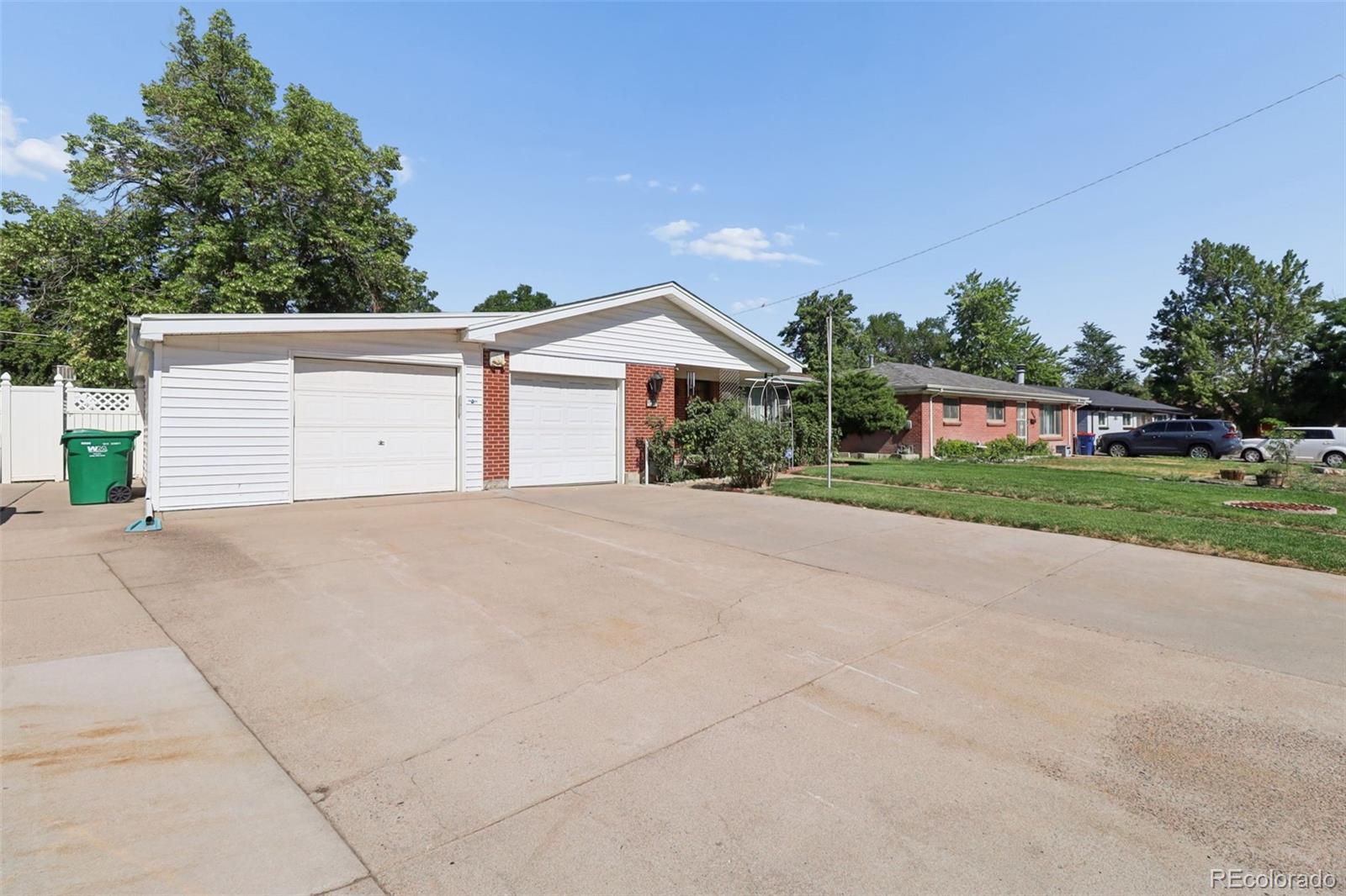 3157 Victor St, Aurora, CO 80011