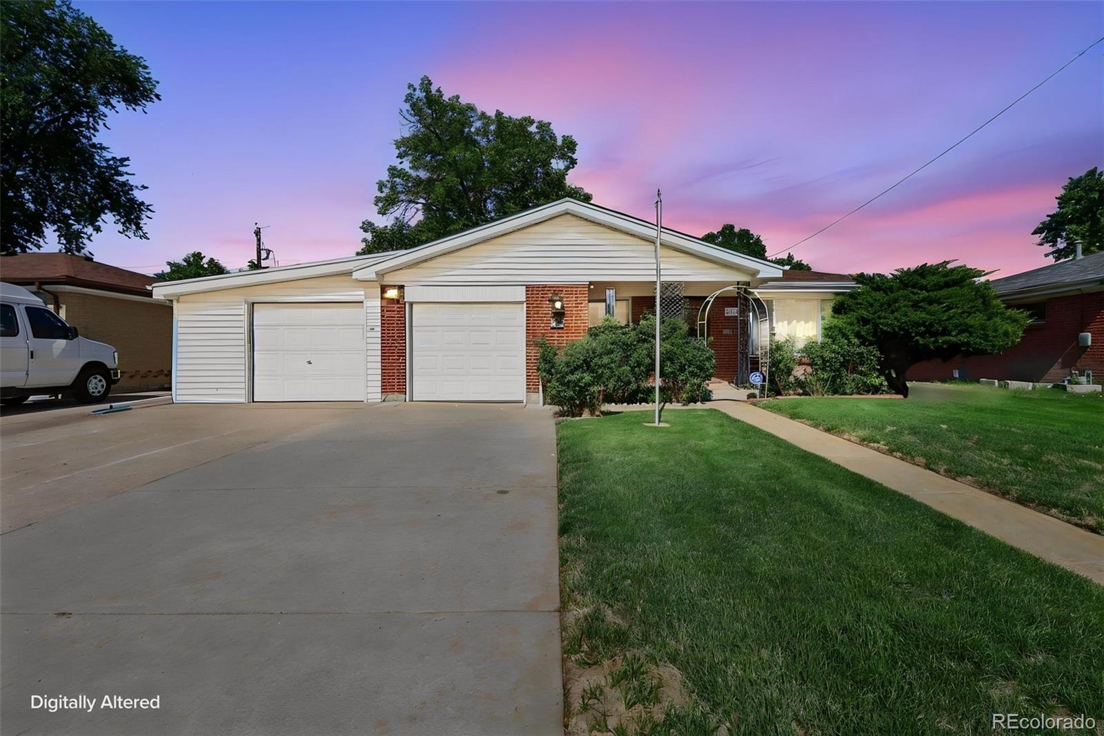 3157 Victor St, Aurora, CO 80011