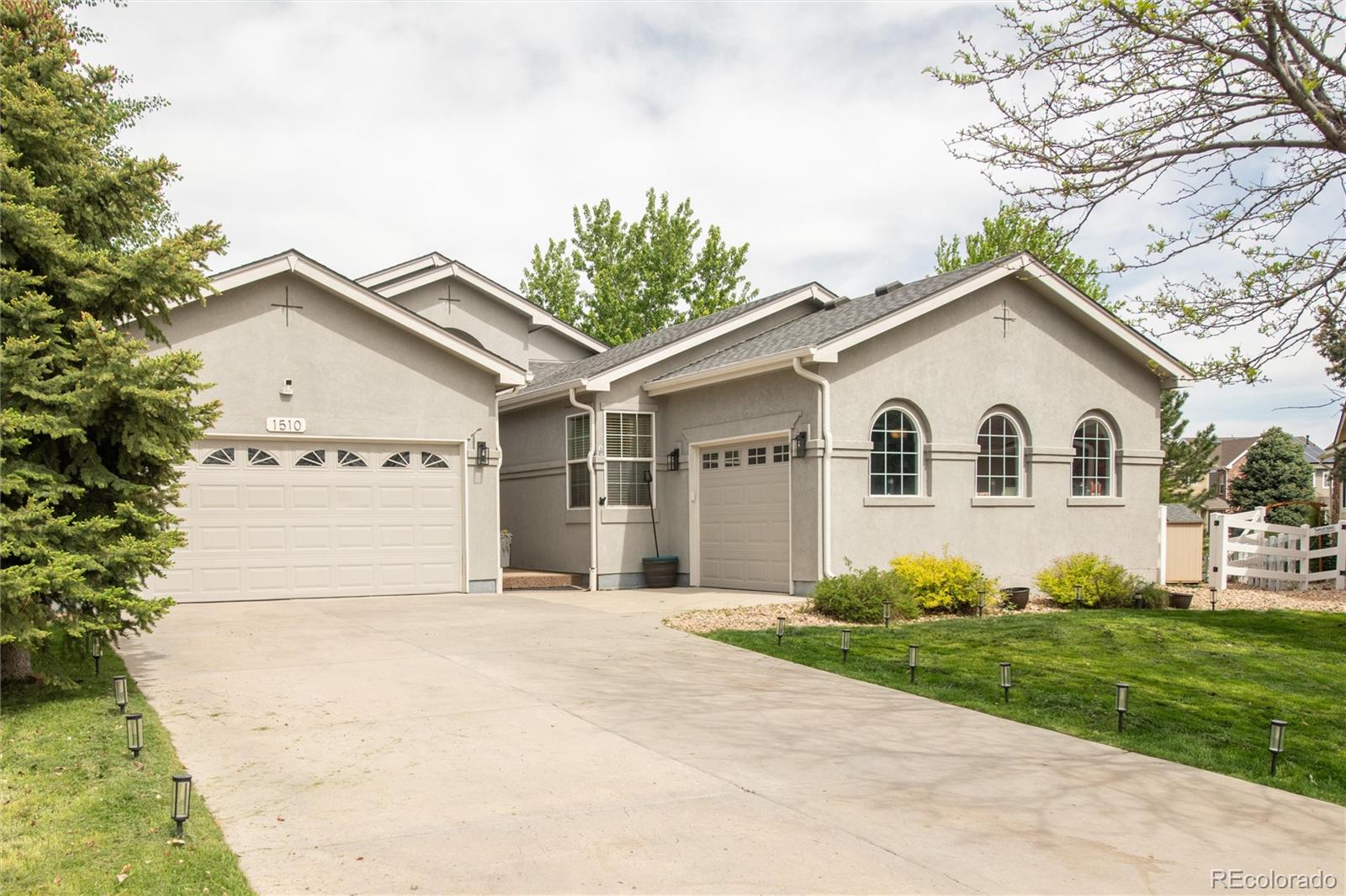 1510 S De Gaulle Cir, Aurora, CO 80018