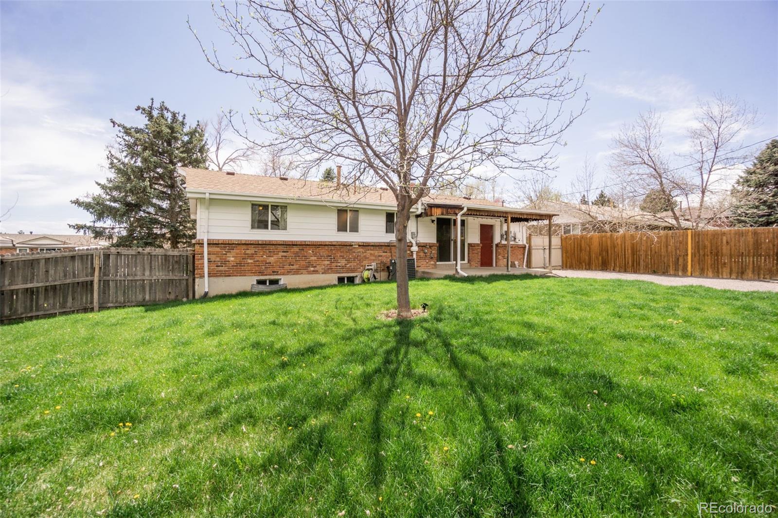 6739 W 70th Ave, Arvada, CO 80003