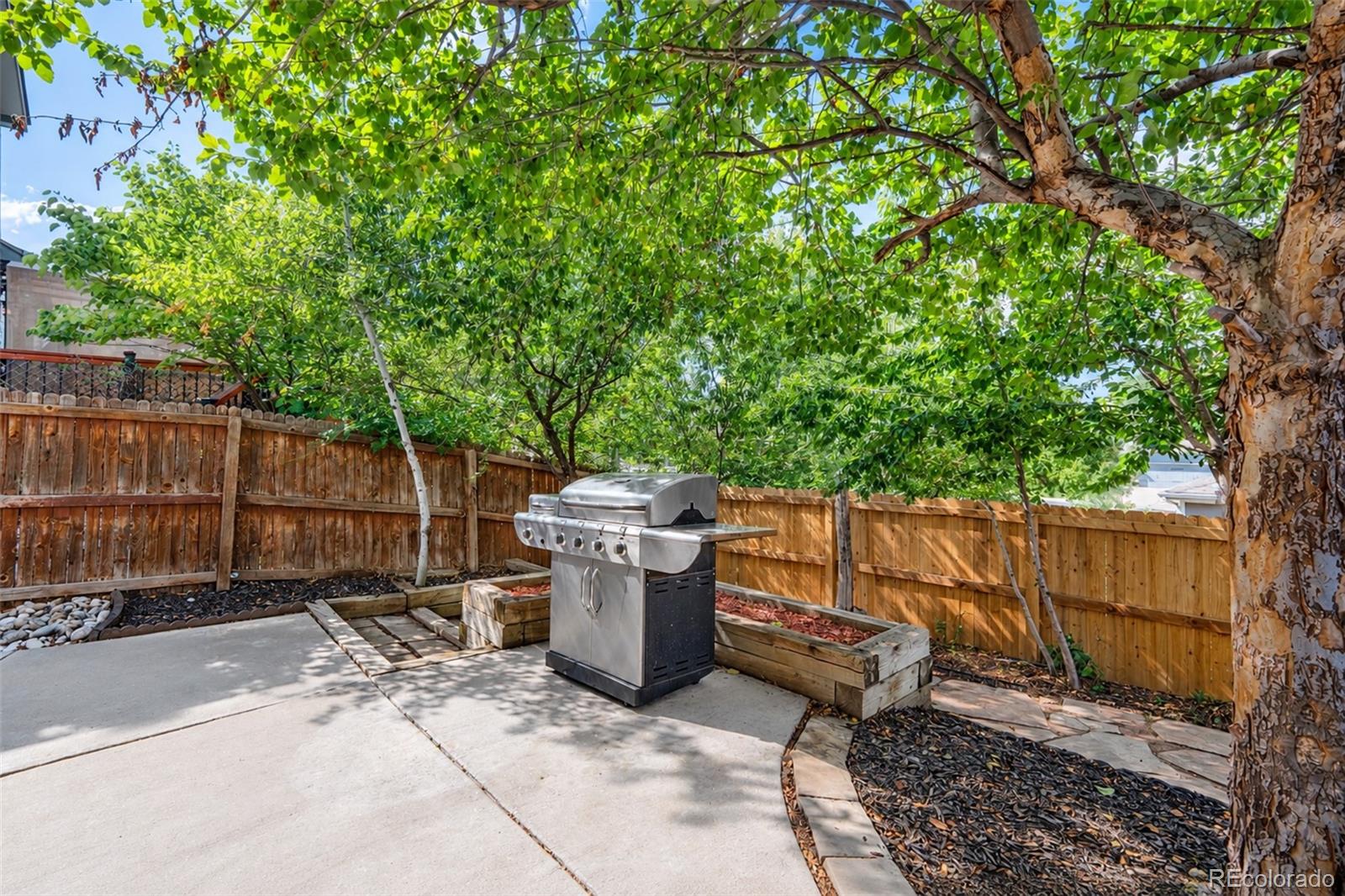 22351 E Lake Pl, Aurora, CO 80015