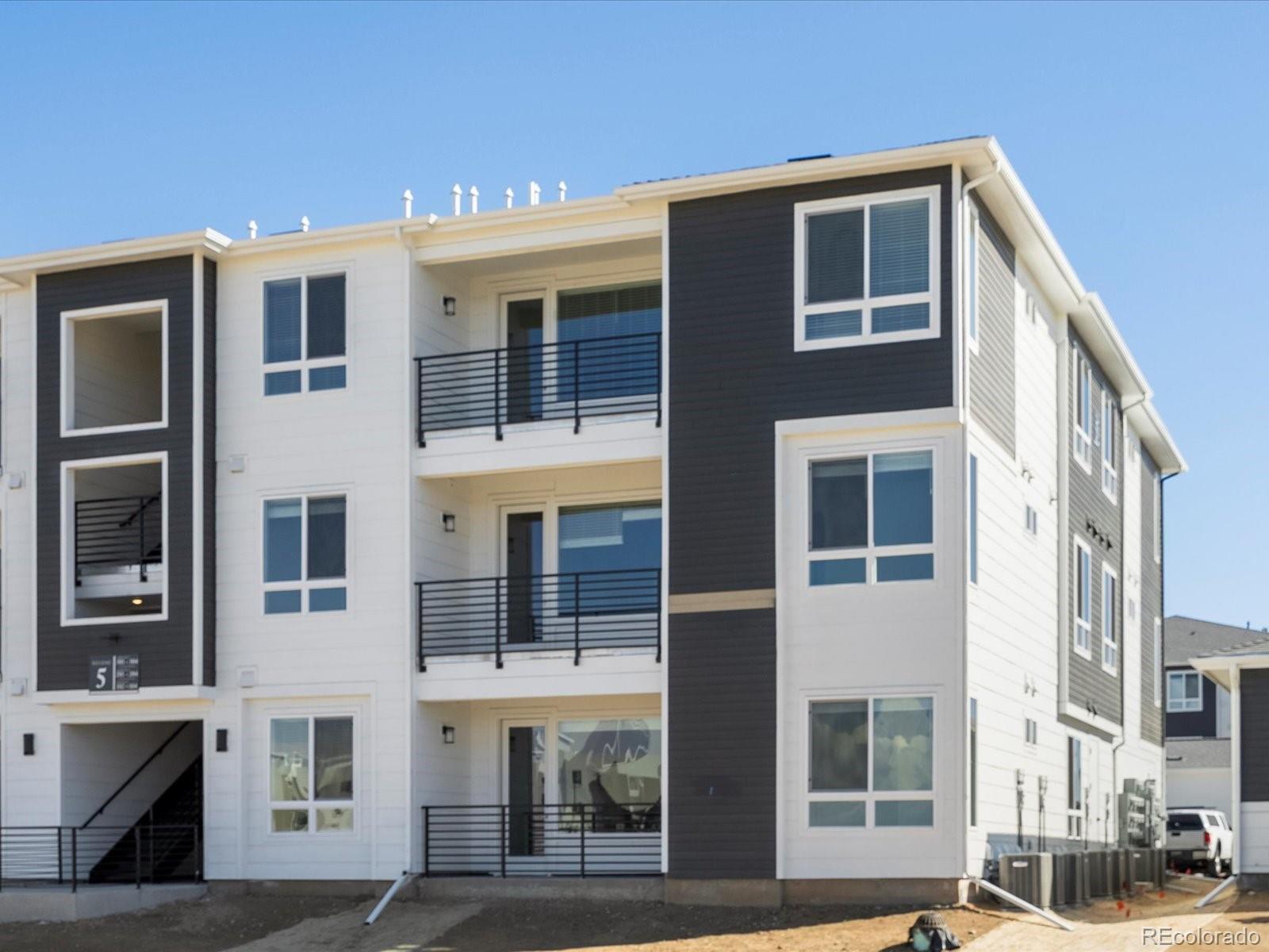 6153 N Ceylon St #302, Denver, CO 80239