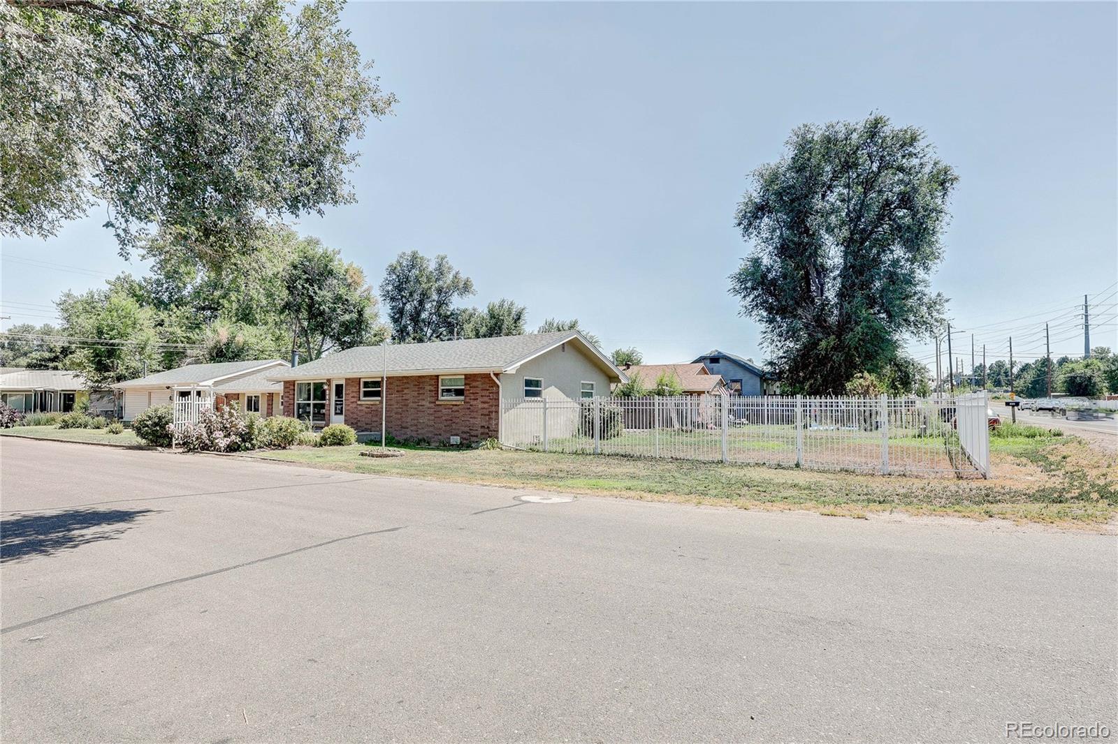 240 22nd Avenue Ct, Greeley, CO 80631