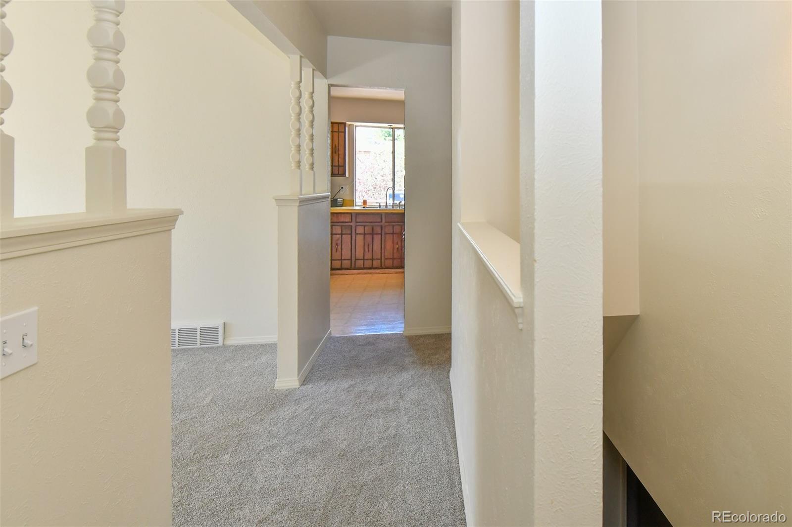 6888 W Roxbury Ave, Littleton, CO 80128