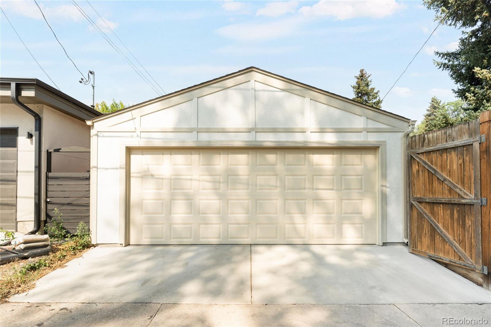 2068 Jasmine St, Denver, CO 80207