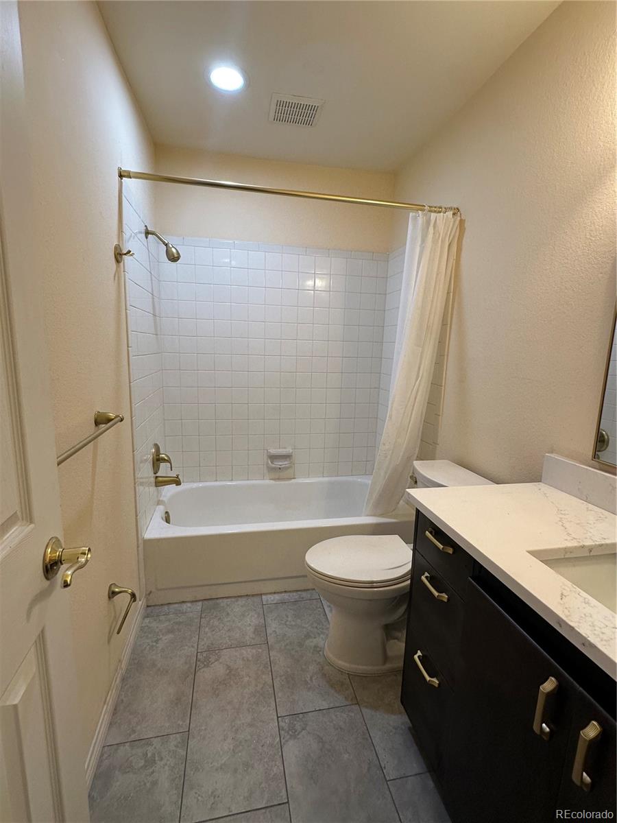 579 Wright St #207, Lakewood, CO 80228