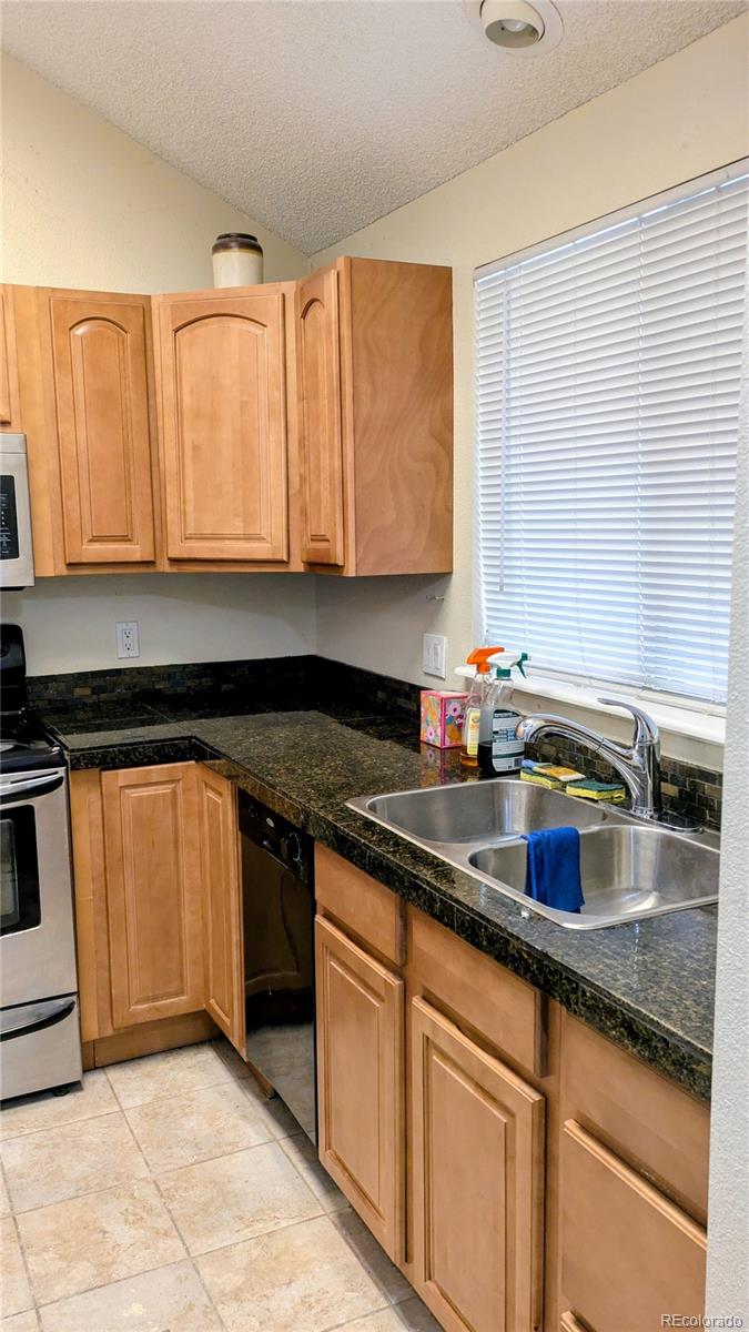 286 S Nome St, Aurora, CO 80012