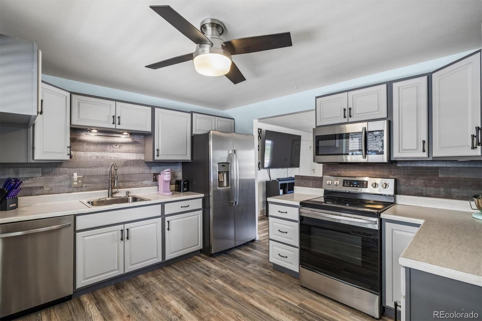 1611 S Carr St, Lakewood, CO 80232