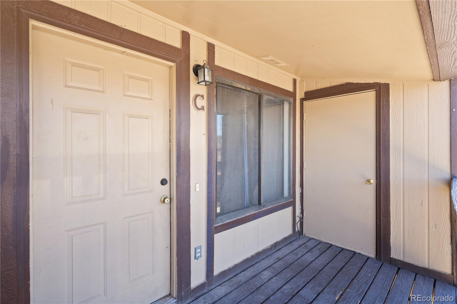 935 Hathaway Dr, Colorado Springs, CO 80915