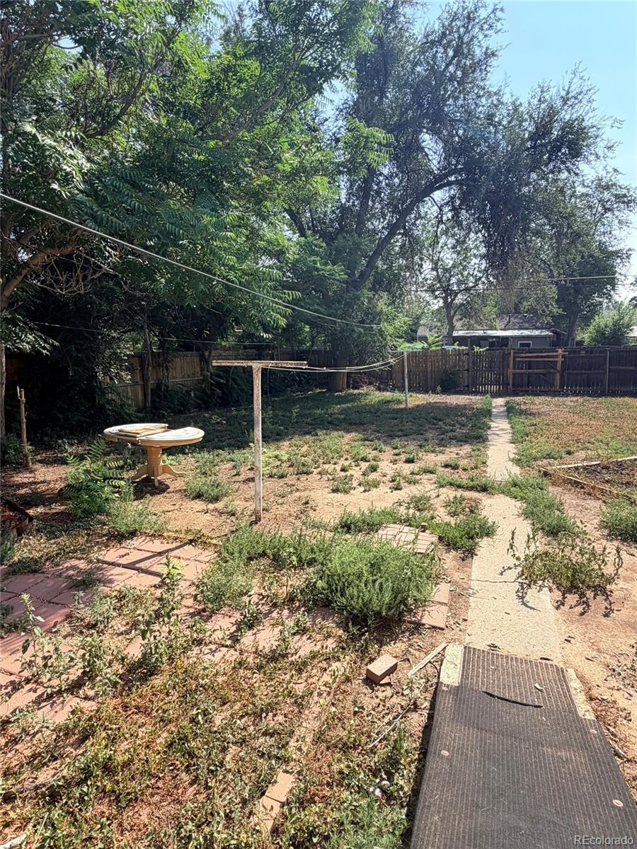 1732 Clinton St, Aurora, CO 80010